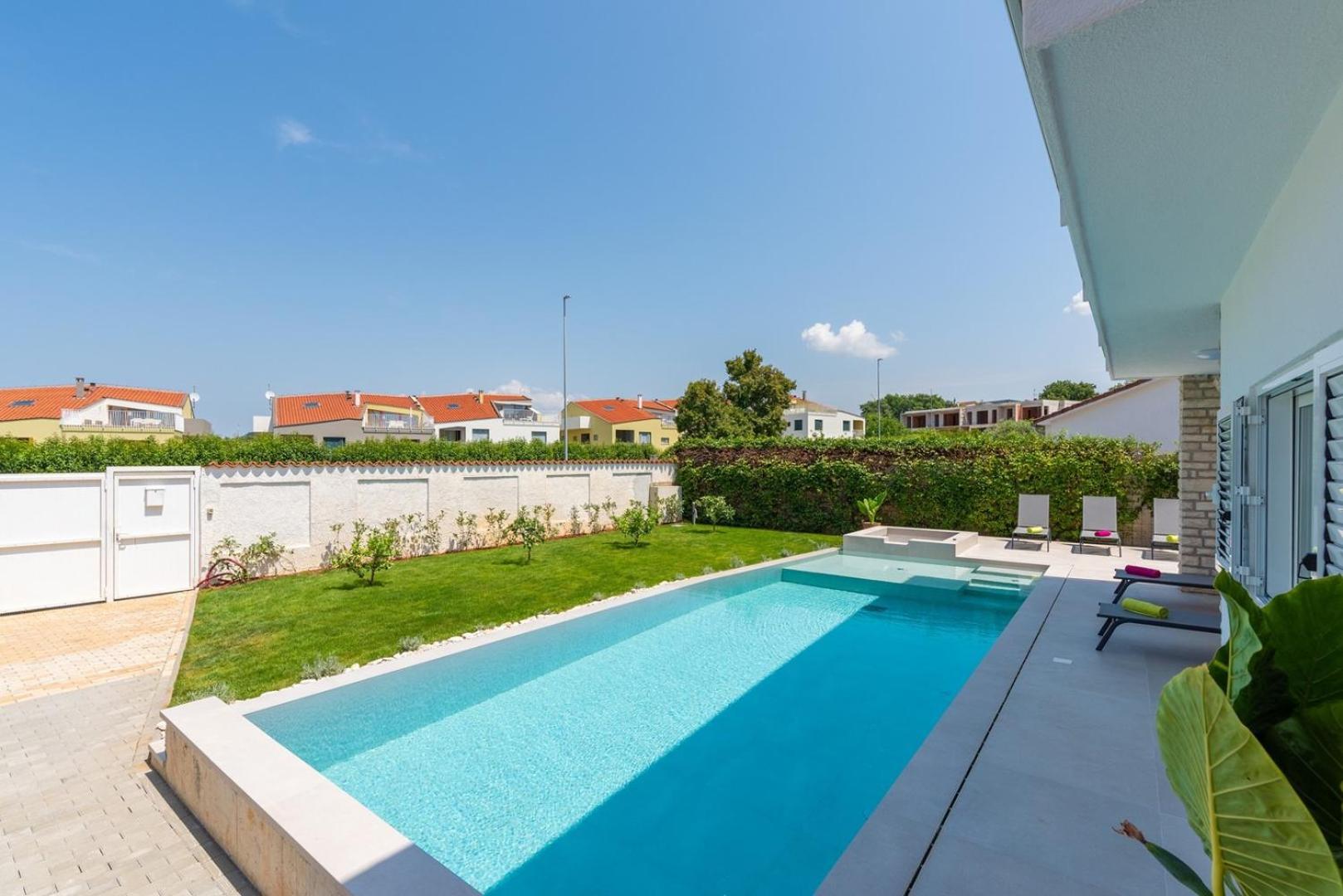 Villa Irena With Private Pool In Porec Bagian luar foto